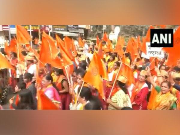 Hundreds march in Mumbai against love jihad demand Anti Conversion laws